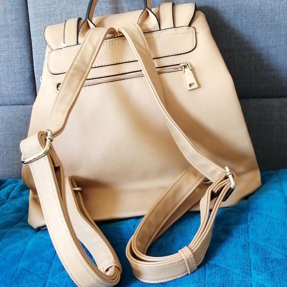 🌿Vegan Leather Mini Backpack - Picture 3 of 4